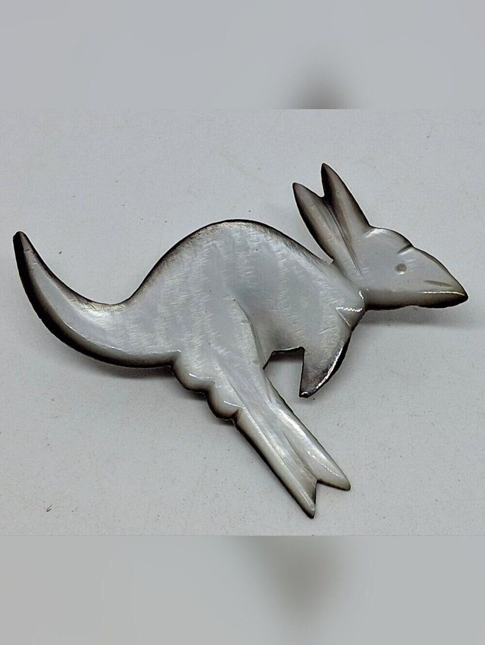 * Vintage Mother Of Pearl Kangaroo Wallaby Pin Brooch